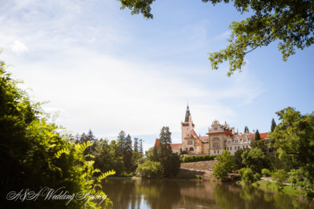 Wedding in the Pruhonice Castle